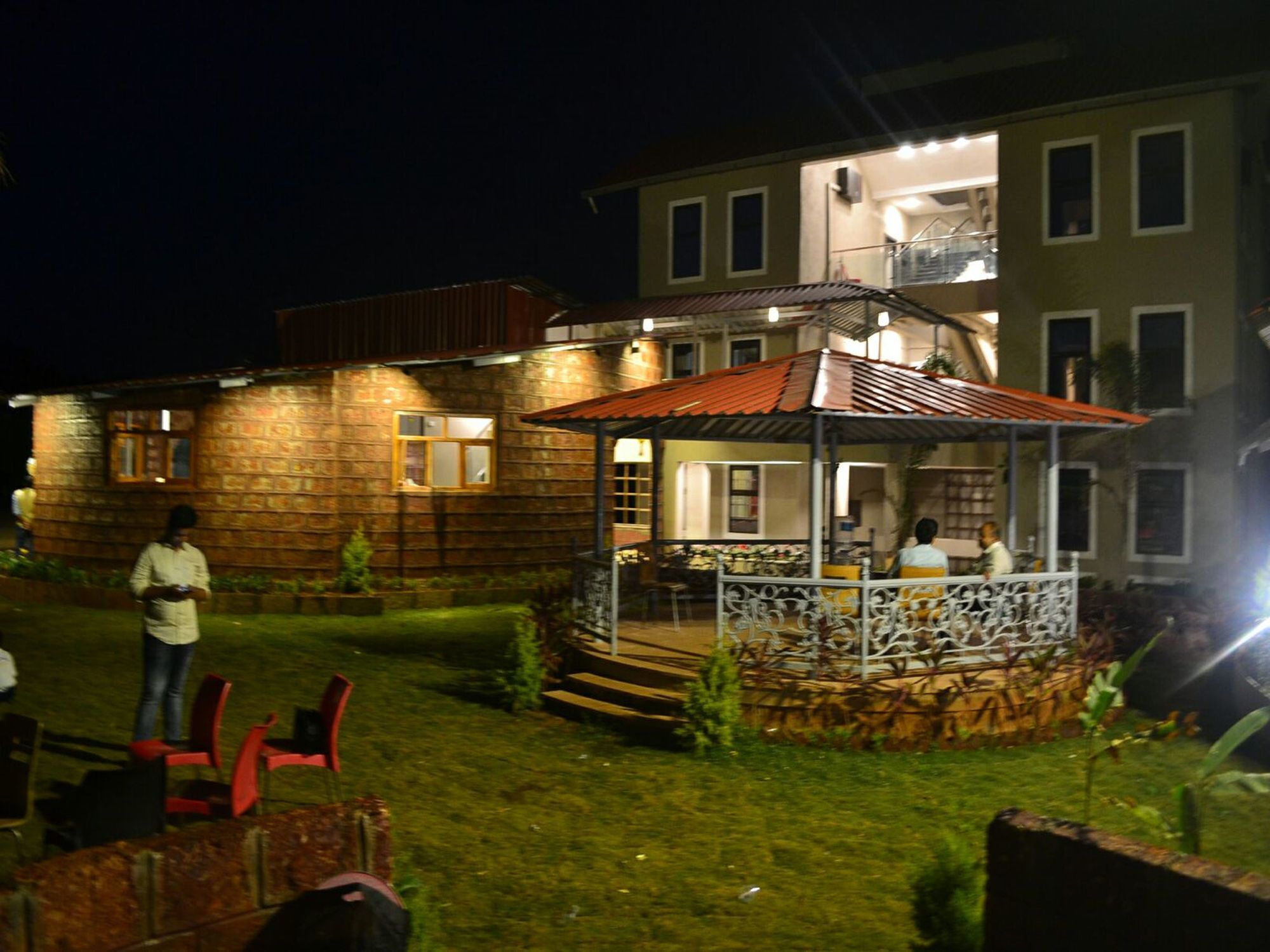 Oyo 11898 Hotel Vhyomaan Махабалешвар Экстерьер фото